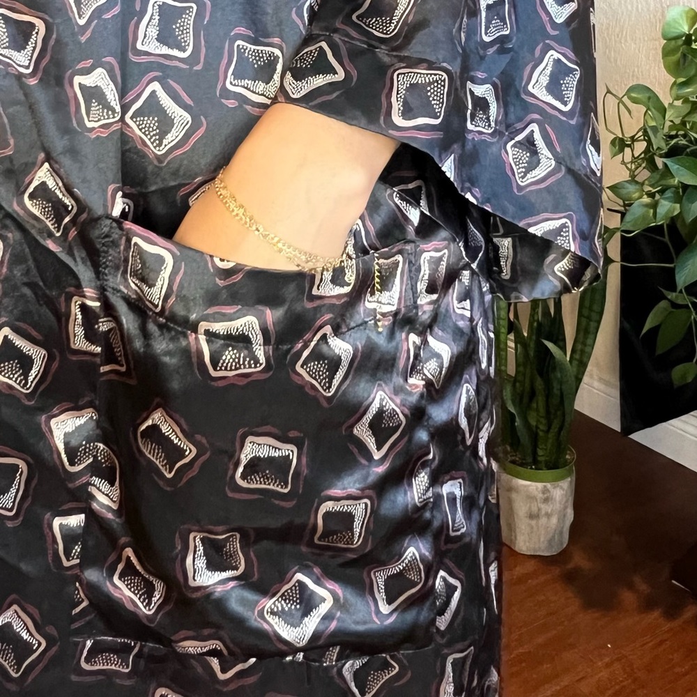 Men’s Silky Patterned Robe - Picture 3 of 4